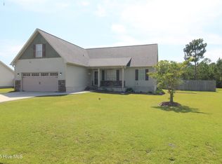 307 Basil Ct, Hubert, NC 28539