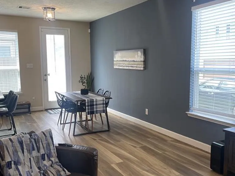 10215 Alder Ridge Dr — Photo 5