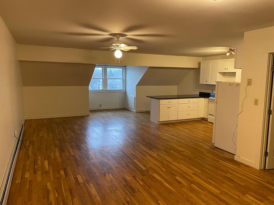 2nd image of 125 Main St #303