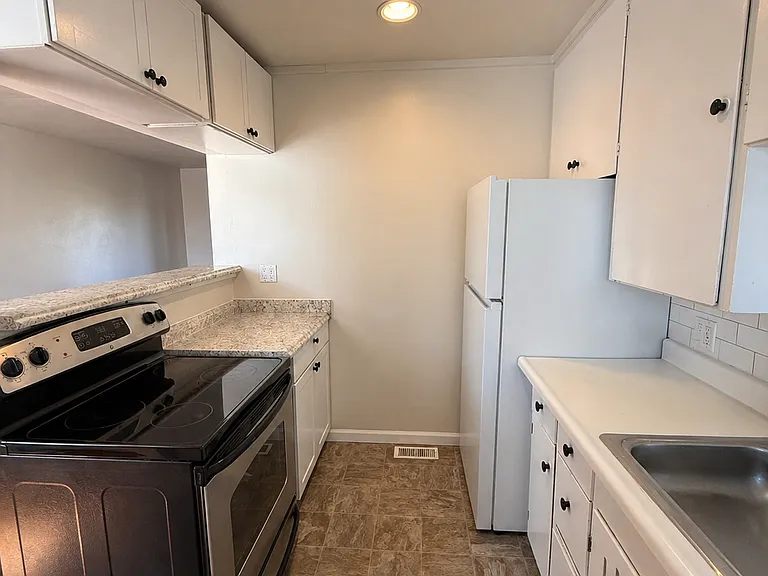 504 Barth Ave #504 — Photo 11