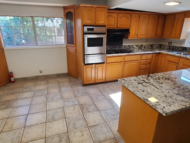 1833 El Sereno Ave — Photo 7