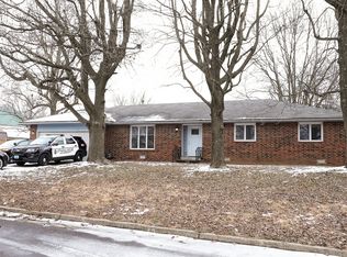 1304 S Adams Ave, Aurora, MO 65605