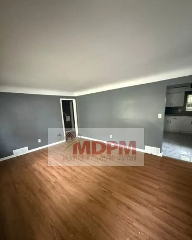 3 bed, 1017 sqft, $1,500 — Photo 2