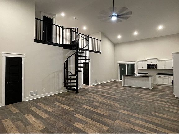 5th image of 141 Peach Tree Ln