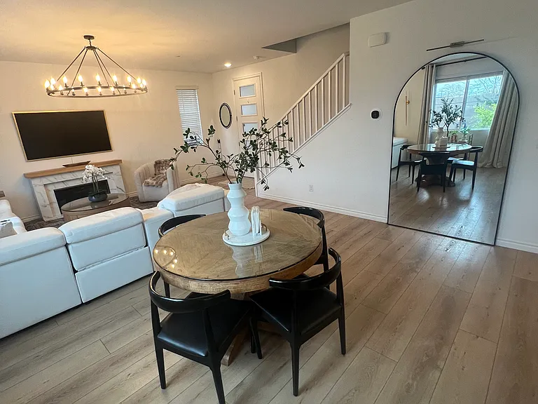277 Mount Williamson St — Photo 5