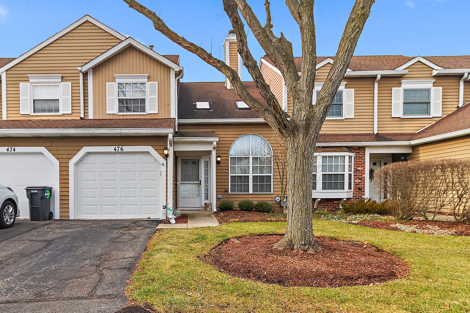 476 Ascot Ln photo 1