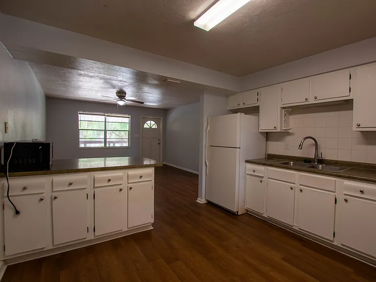 2351 SW 32nd Pl #1 — Photo 3