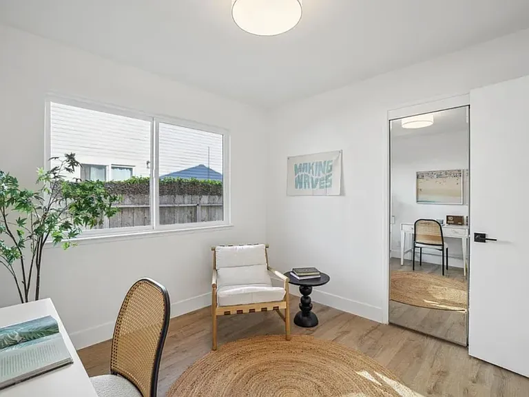 411 Beach Ave — Photo 21