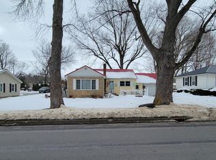 756 N Main St, Nappanee, IN 46550