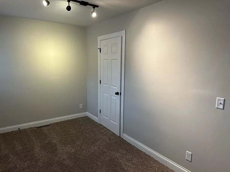 The Court Apartments — Photo 22