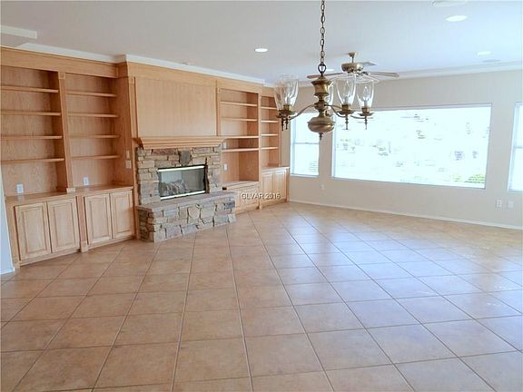 2nd image of 2989 Estherville Ave #0