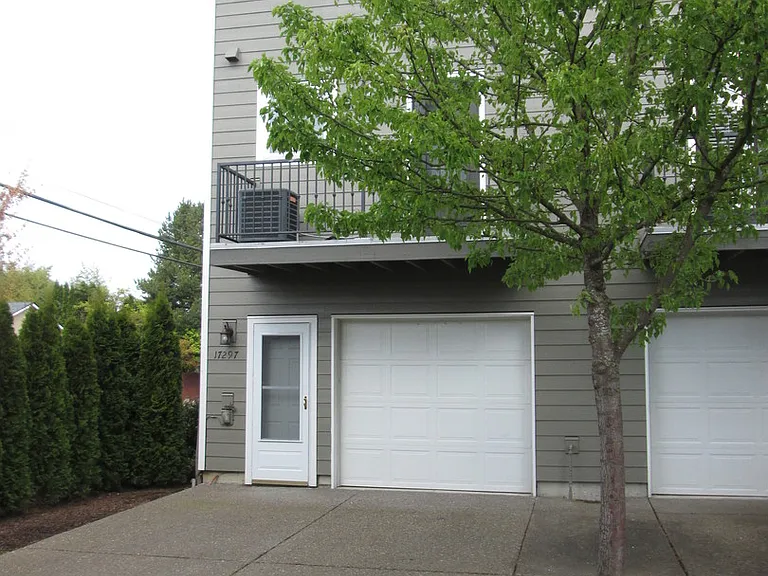 17297 SW Whitley Way — Photo 2