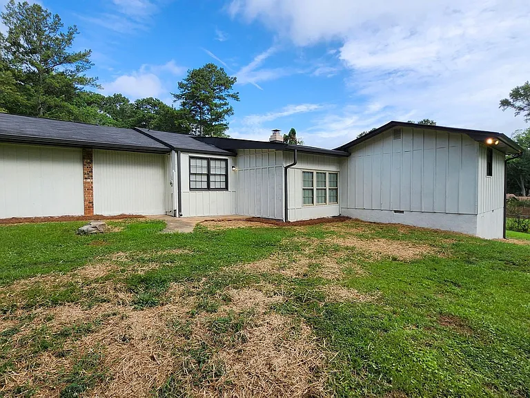 1007 Strawberry Ln — Photo 15
