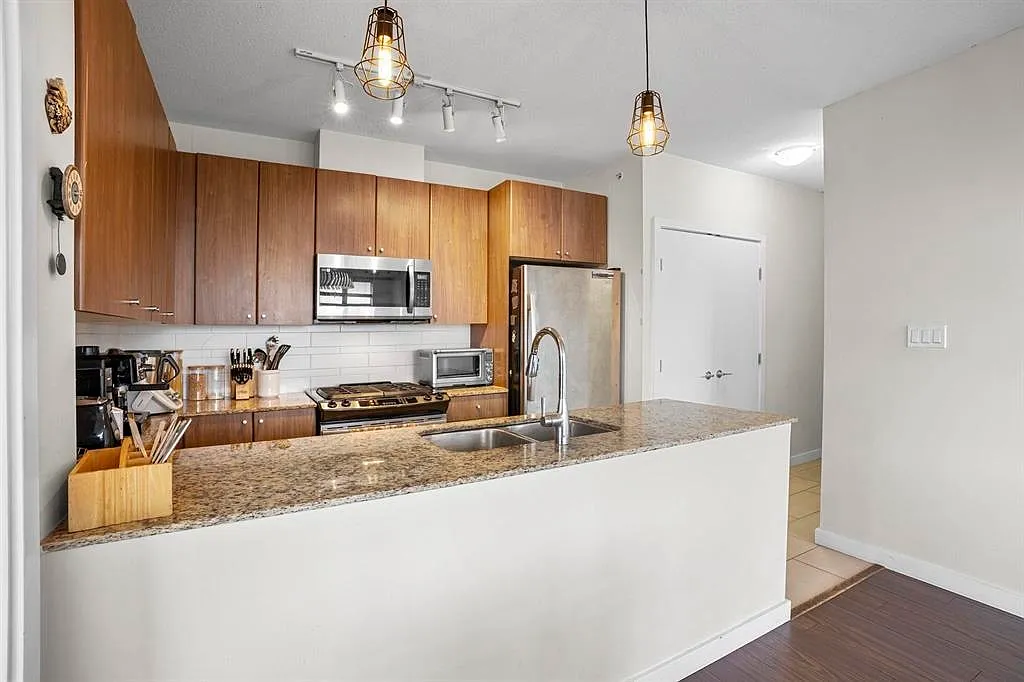 2 bed, 1006 sqft, $2,895 — Photo 2
