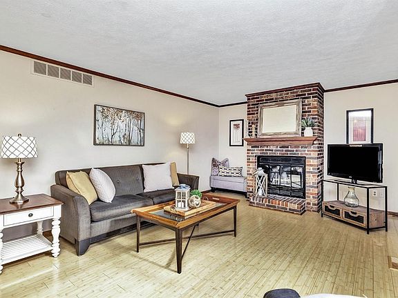 4th image of 1361 Dana Dr