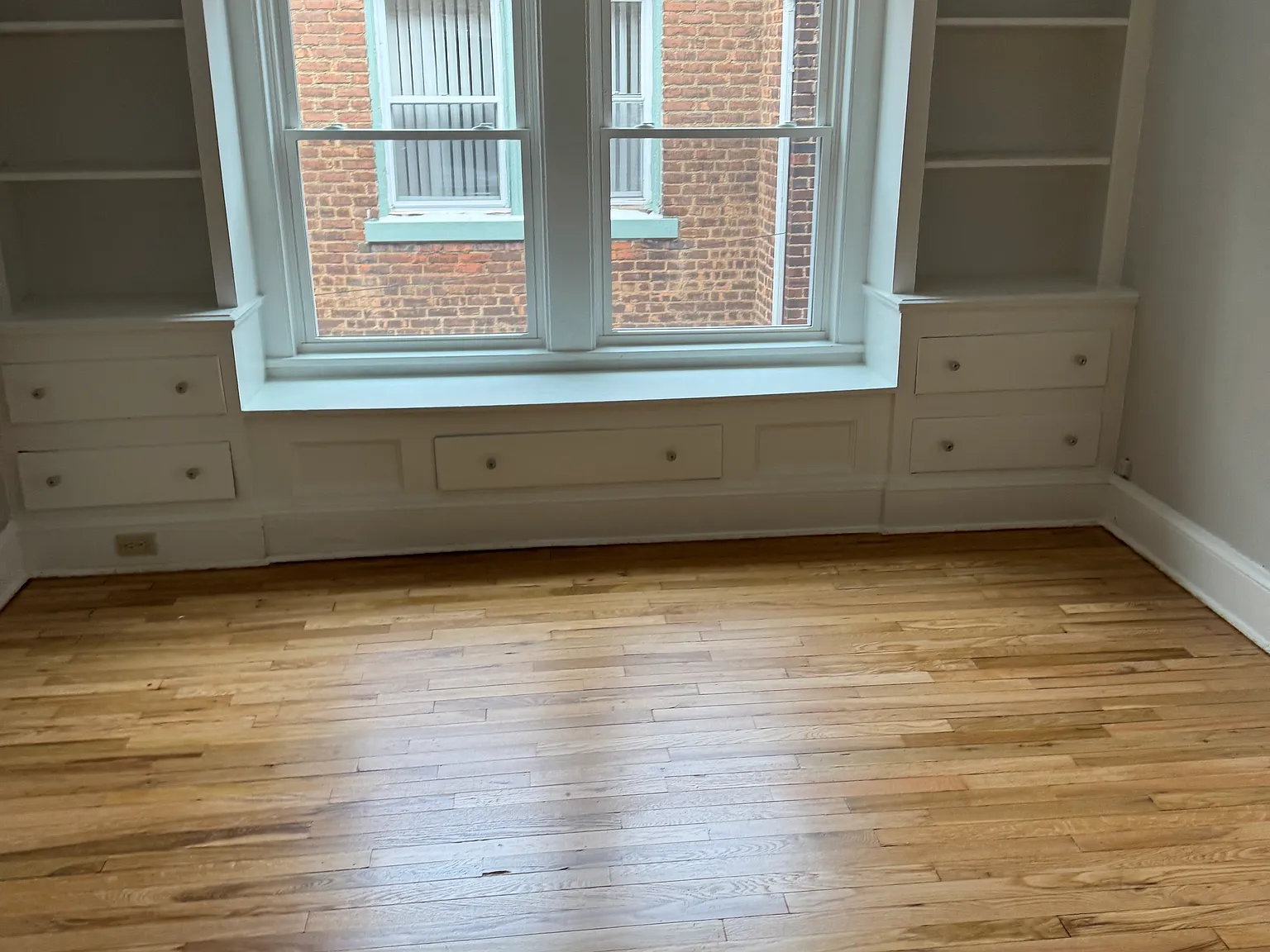 1330 Phelps Ave — Photo 3