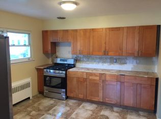 154 Bedford Ave, New Hyde Park, NY 11040