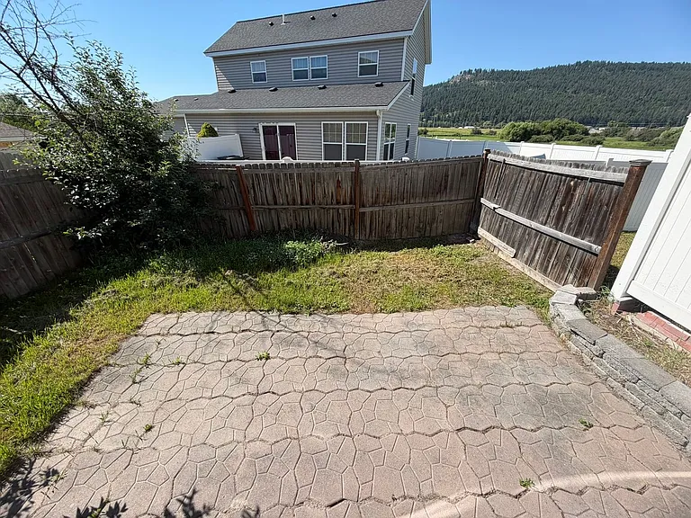 1222 8th St W — Photo 32
