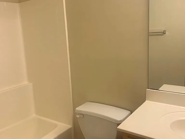 150 Wexford Dr #204 — Photo 11