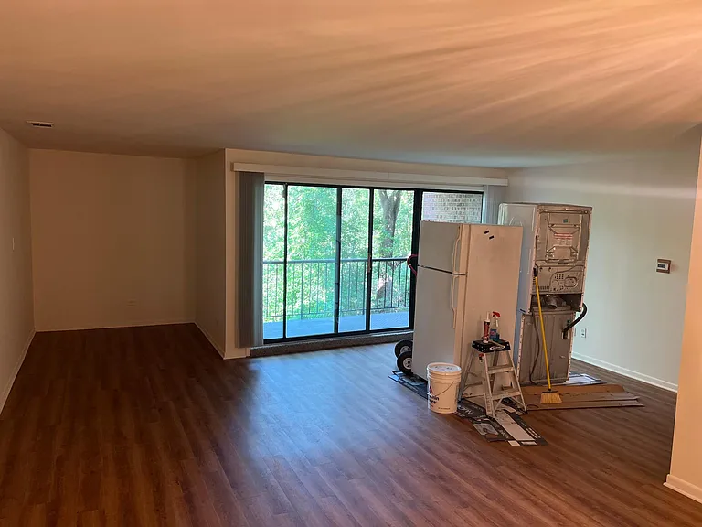 7502 Farmingdale Dr #204 — Photo 9