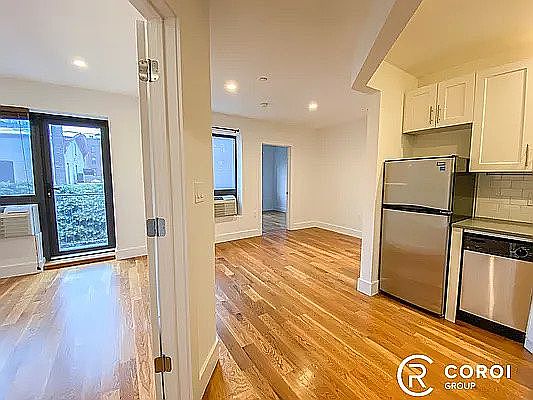 1st image of 226 Vernon Ave #3B