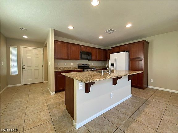 3rd image of 5932 Alington Bend Dr