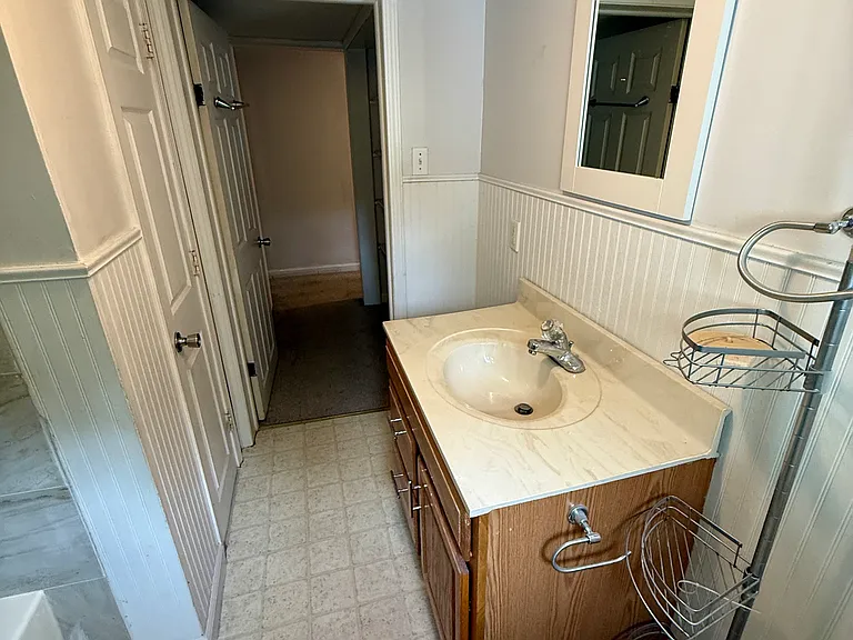 409 Richarz Dr — Photo 15