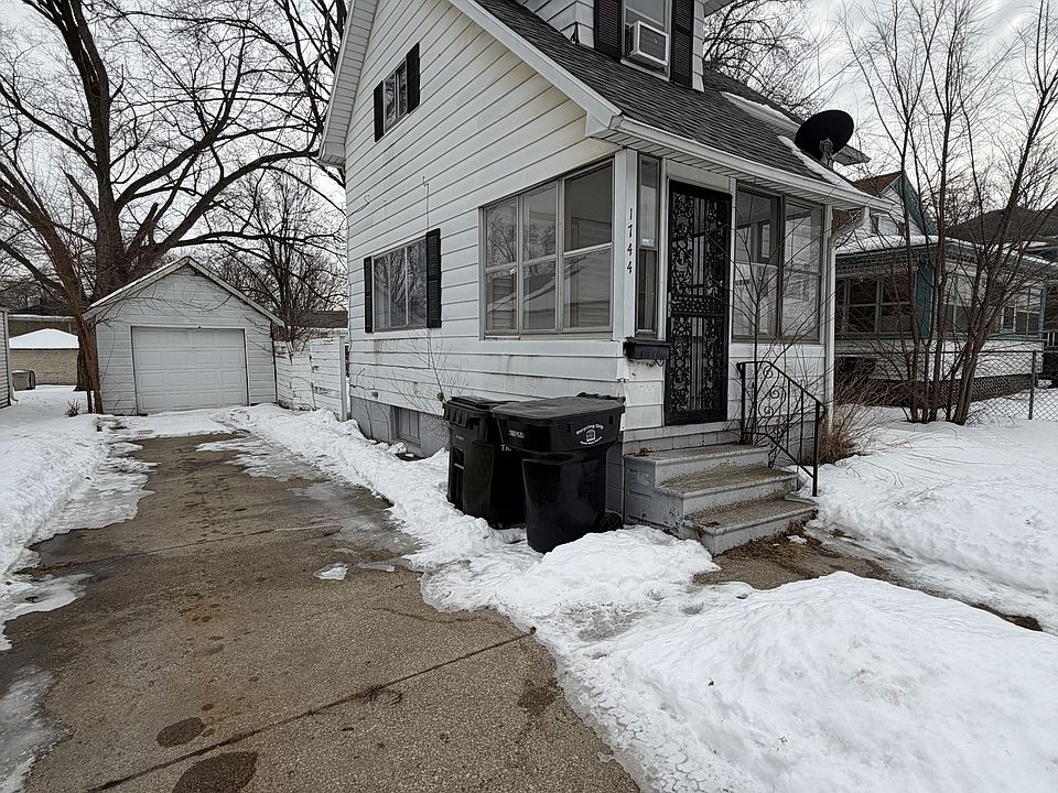 1st image of 1744 S Twyckenham Dr