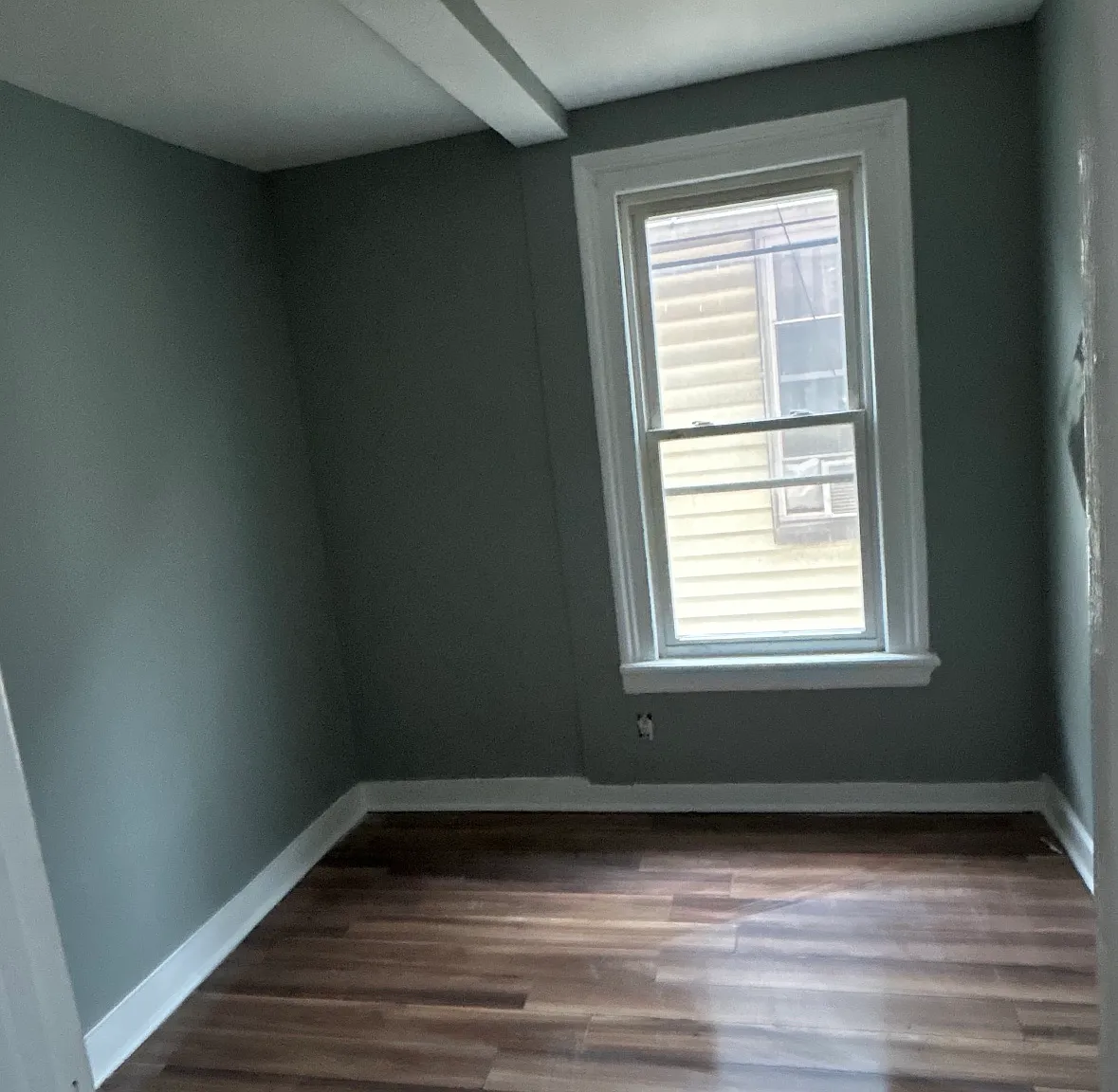 3 bed, 1000 sqft, $1,900 — Photo 2