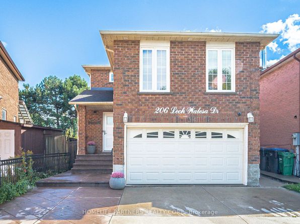 206 Lech Walesa Dr, Mississauga, ON L5B 3H7