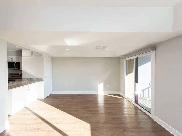 925 at North — Photo 30