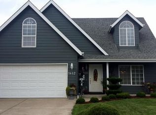 1642 SW Filbert Ln, Dallas, OR 97338