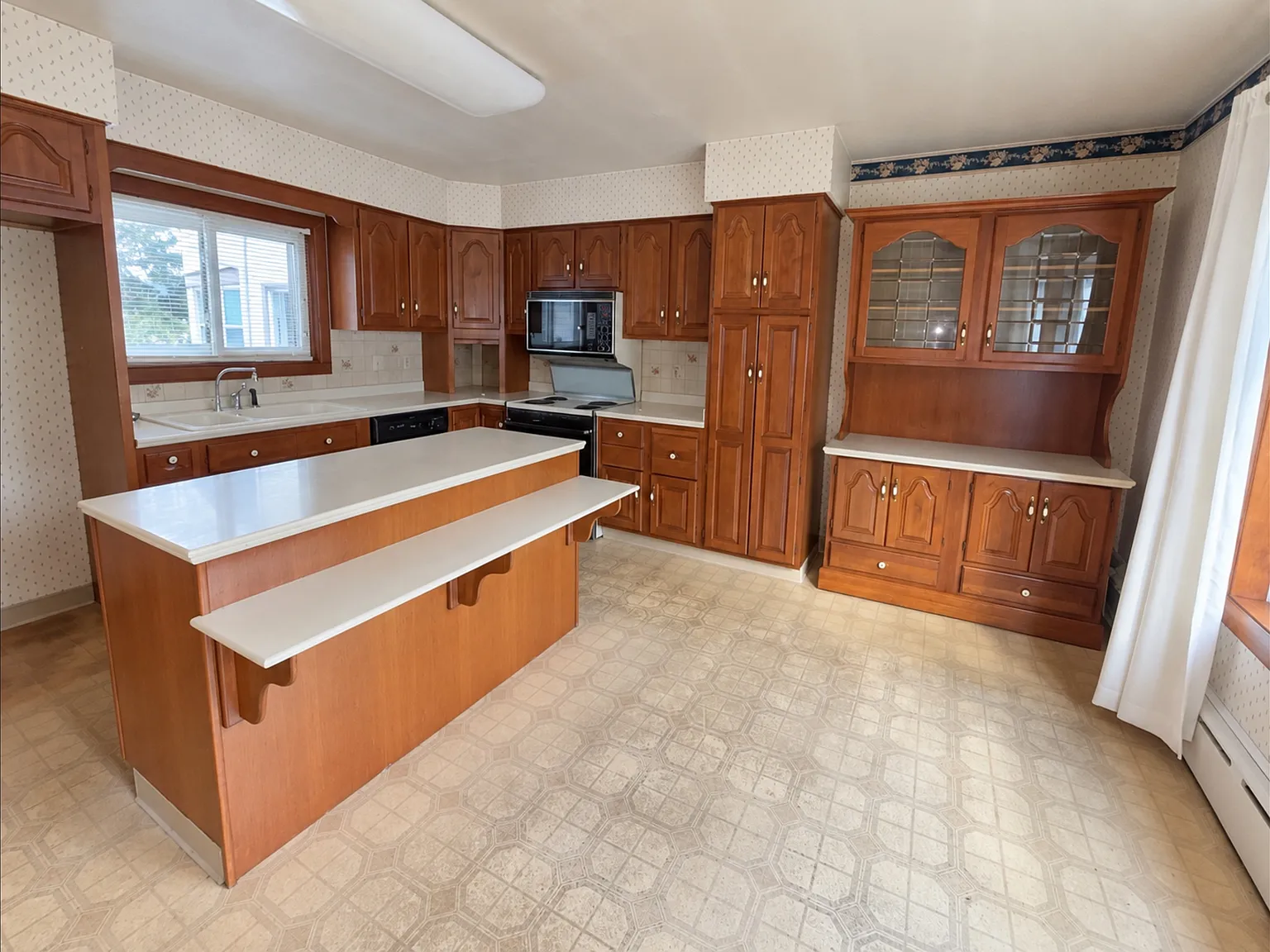 2 bed, 1400 sqft, $1,400 — Photo 4