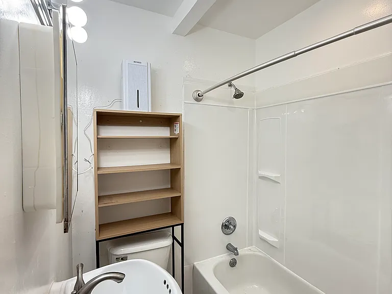 2450 Parker St — Photo 10