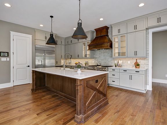 7th image of this home