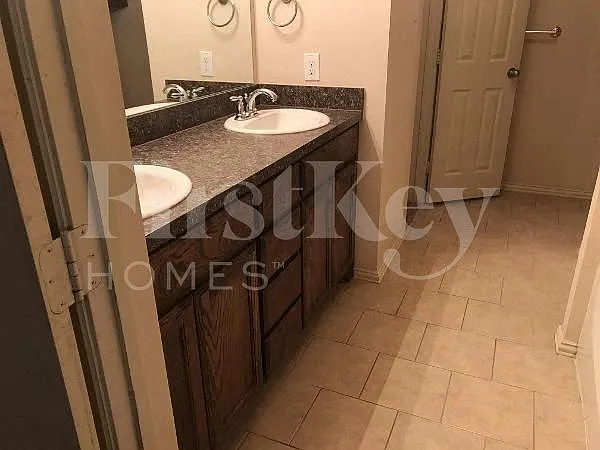 1218 Jewell Ln — Photo 35