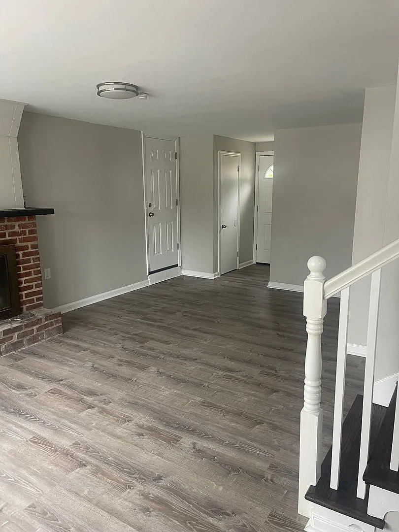 Delpark Manor — Photo 3