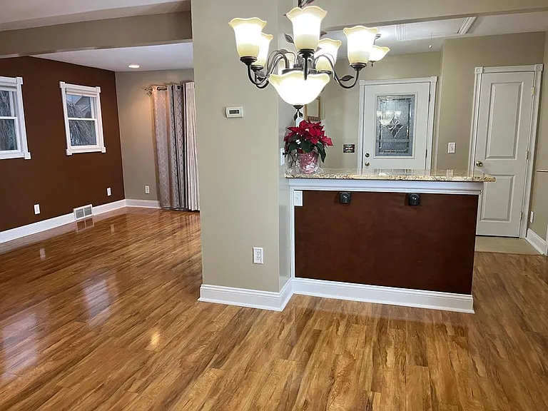 364 Hickory Dr — Photo 6