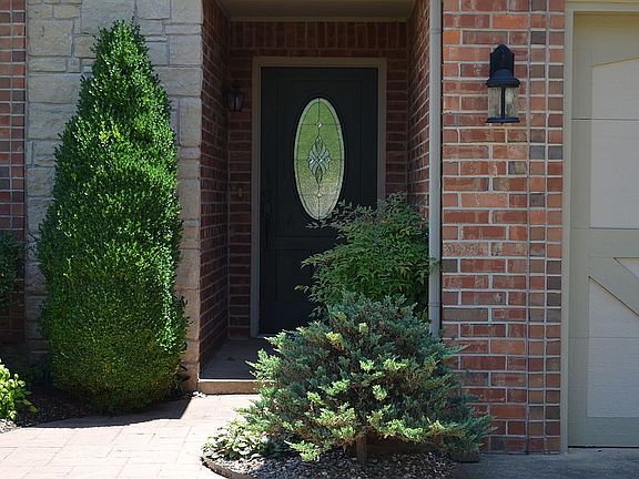 3rd image of 4624 Olde Village Cir