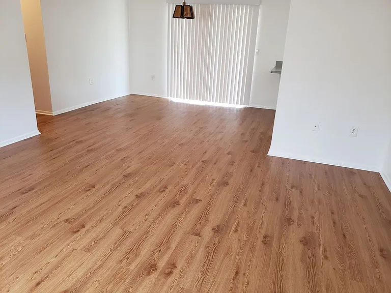 325 Lenoir St — Photo 6