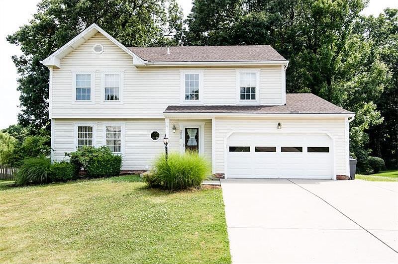 1st image of 205 Trail Ct W