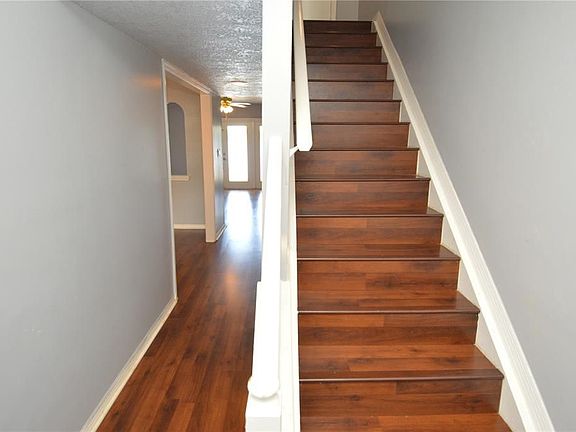 5th image of 145 Pompano Dr SE