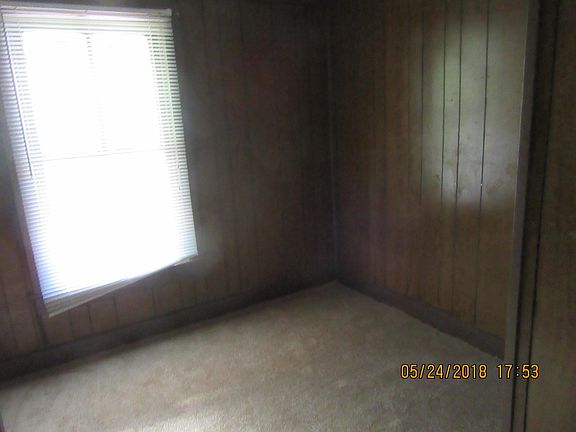 4th image of 131 Bay St Ste 4