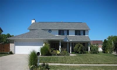 Outstanding curb appeal!