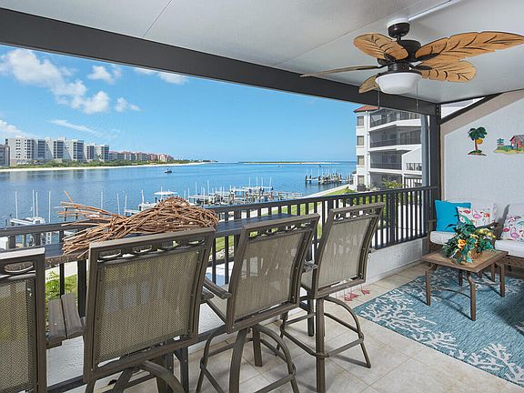 4th image of 209 La Peninsula Blvd #209