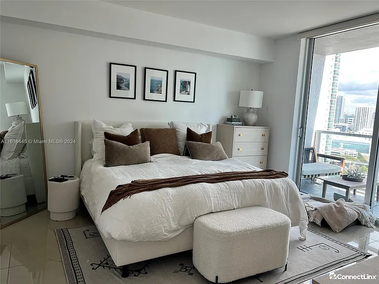 55 SE 6th St #2305 — Photo 6