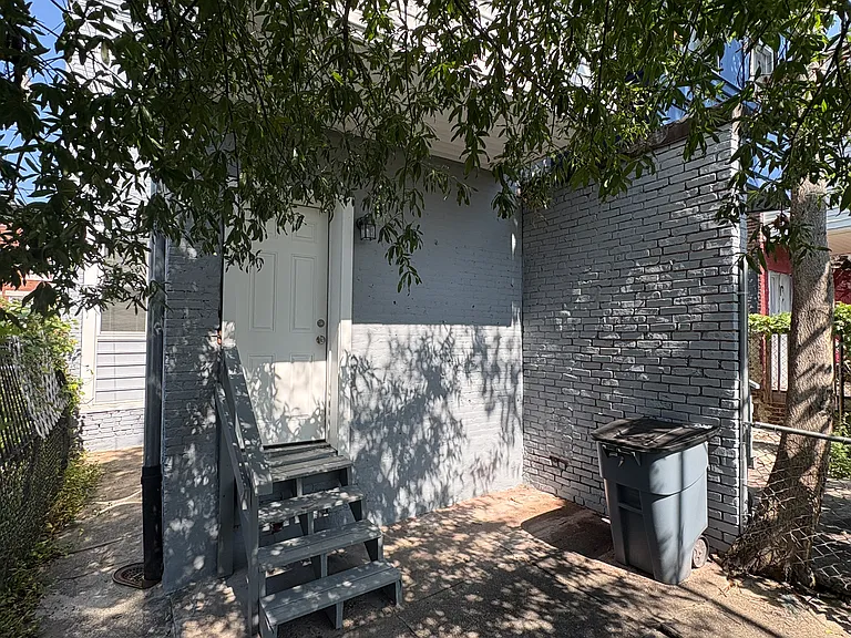 1324 Victoria St — Photo 6