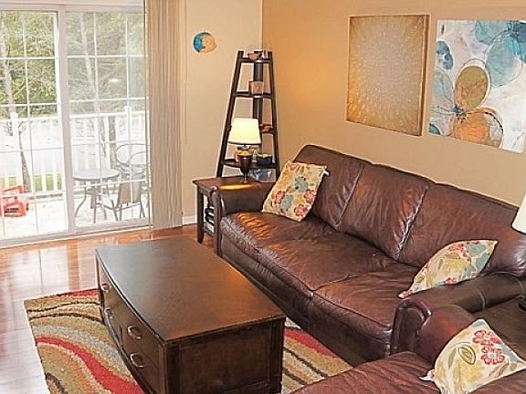 5th image of 48 Waugh Ct #48