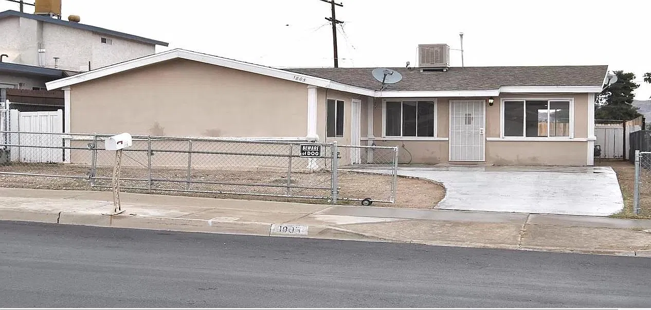 1805 Sunset St — Photo 2