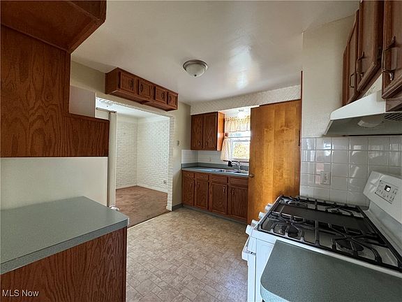 5th image of 5187 Karen Isle Dr